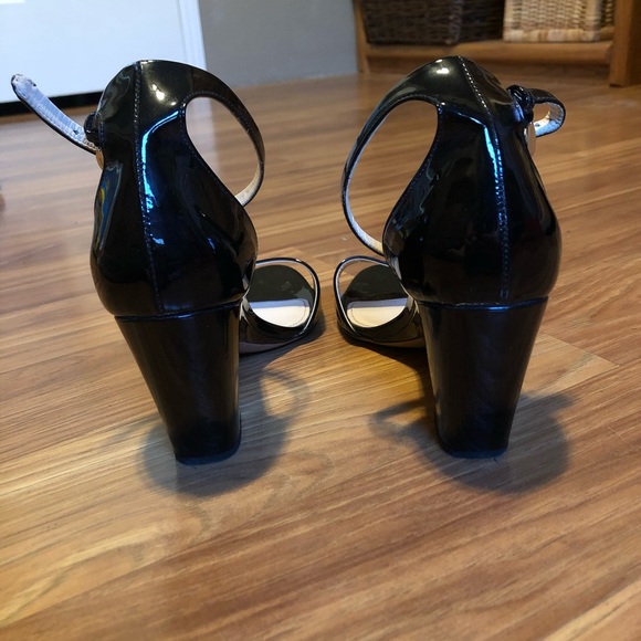 PRADA Heals - Picture 2 of 5